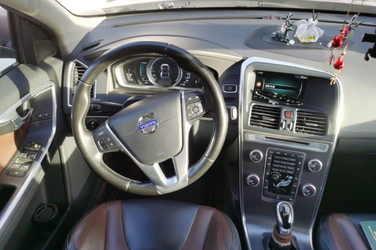 Used Volvo XC60 2015 T5 Smart Upgrade Model Steering Wheel