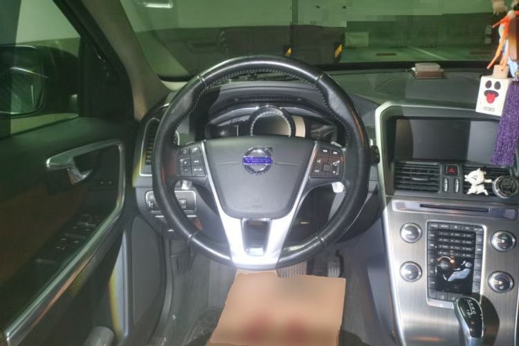 Used Volvo XC60 2015 T5 AWD Smart Drive Edition Steering Wheel