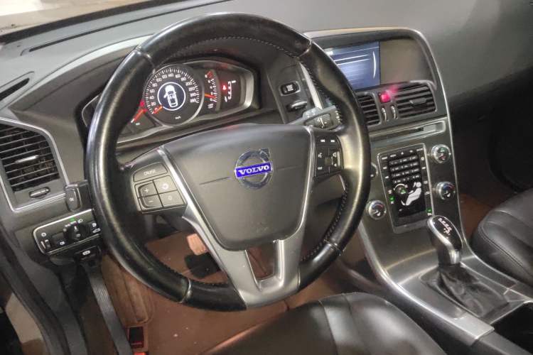 Used Volvo XC60 2015 T5 Zhiyi Edition Steering Wheel