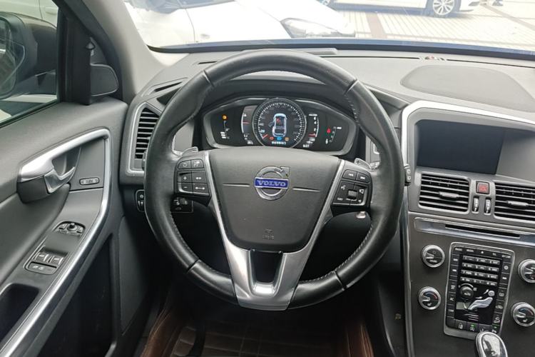 Used Volvo XC60 2015 T5 AWD Smart Drive Edition Steering Wheel