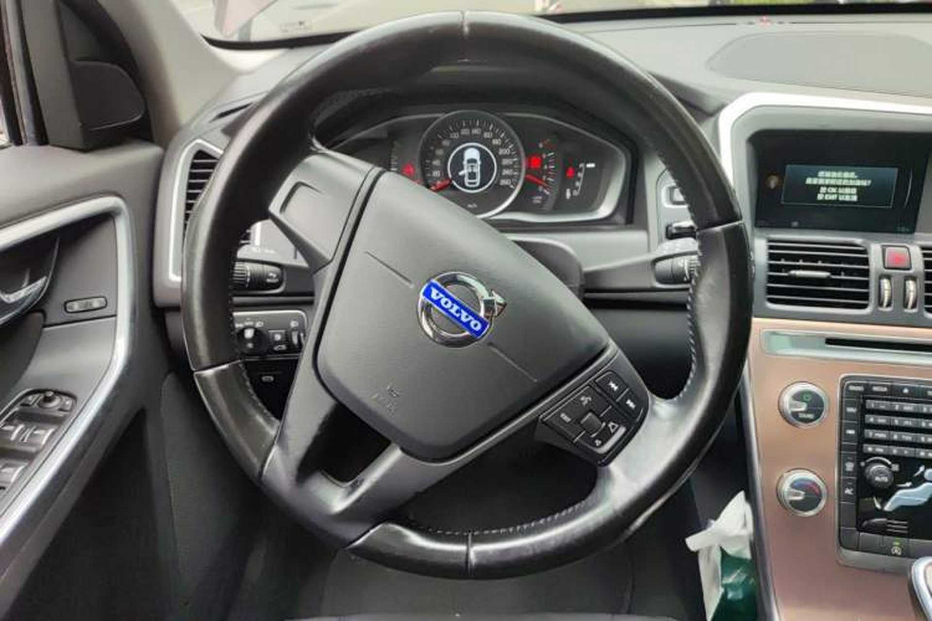Used Volvo XC60 2015 T5 Smart Edition Steering Wheel