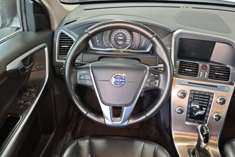 Used Volvo XC60 2015 T5 Smart Upgrade Model Steering Wheel