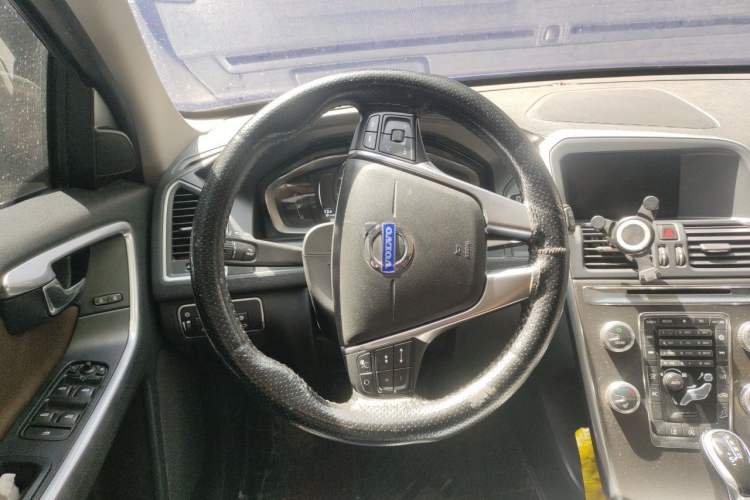 Used Volvo XC60 2015 T5 AWD Zhiyuan Edition Steering Wheel