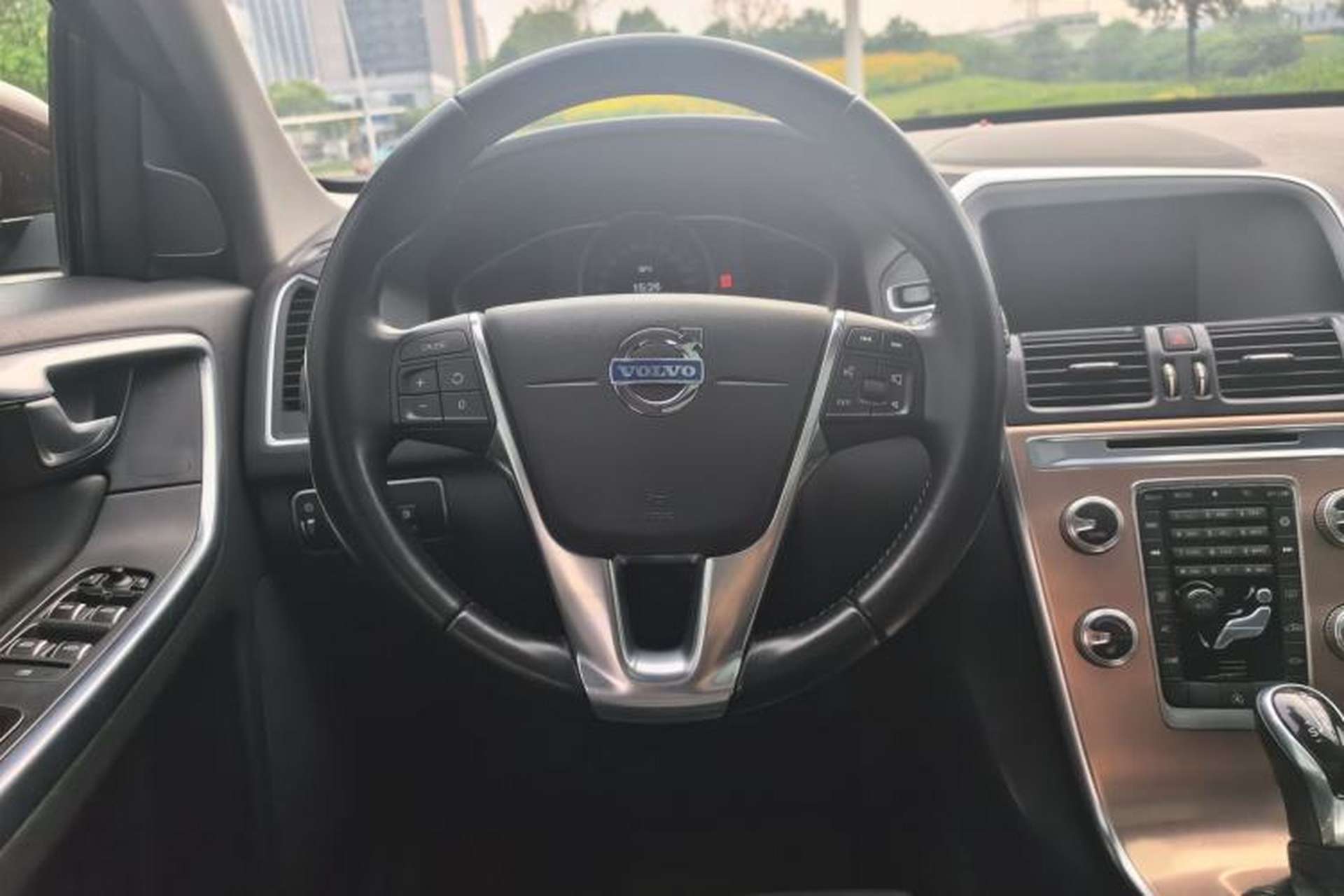 Used Volvo XC60 2015 T5 Smart Upgrade Model Steering Wheel
