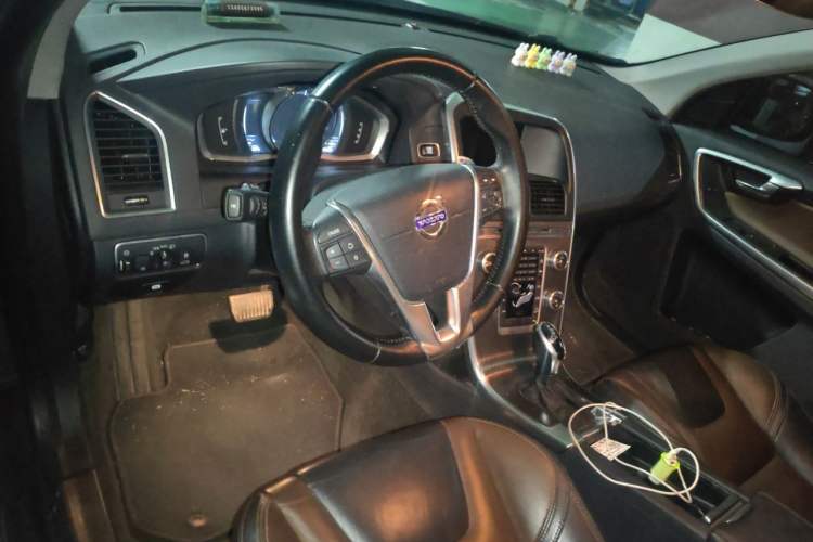 Used Volvo XC60 2015 T6 Zhiyi Edition Steering Wheel