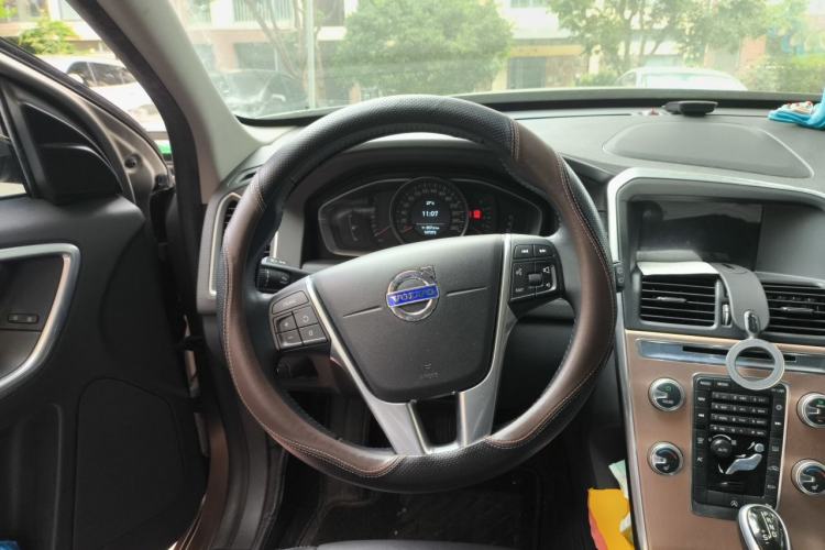 Used Volvo XC60 2015 T5 Smart Upgrade Model Steering Wheel