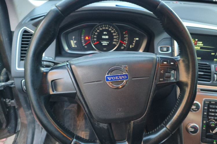 Used Volvo XC60 2015 T5 Smart Edition Steering Wheel