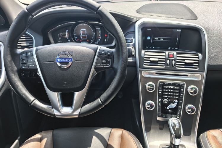 Used Volvo XC60 2015 T5 AWD Zhiyuan Edition Steering Wheel