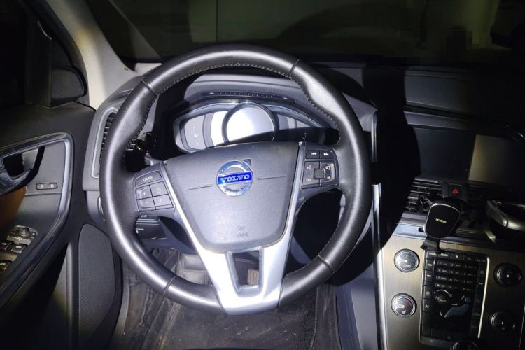 Used Volvo XC60 2015 T5 Smart Upgrade Model Steering Wheel