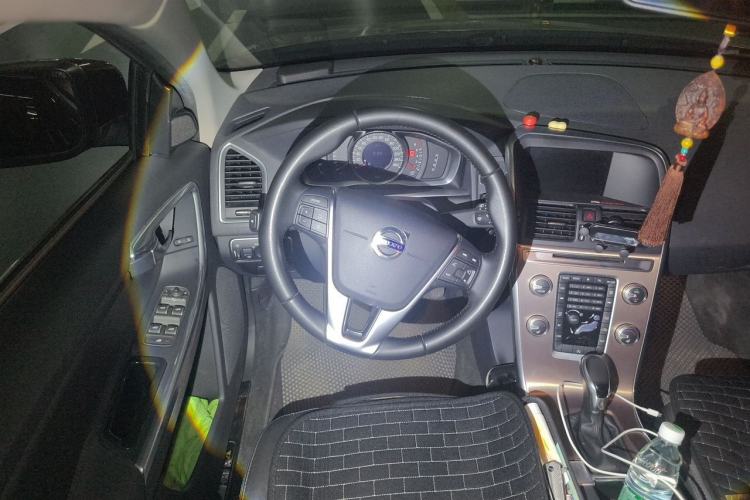 Used Volvo XC60 2015 T5 Smart Upgrade Model Steering Wheel