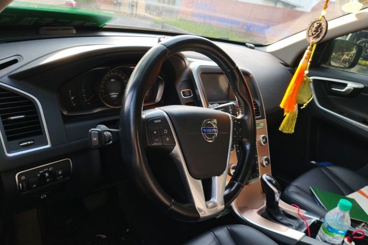 Used Volvo XC60 2015 T5 Smart Upgrade Model Steering Wheel