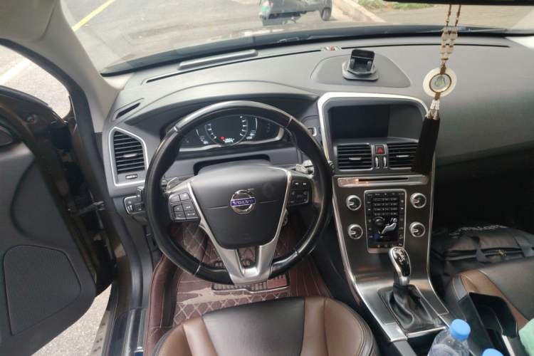 Used Volvo XC60 2015 T5 AWD Smart Drive Edition Steering Wheel