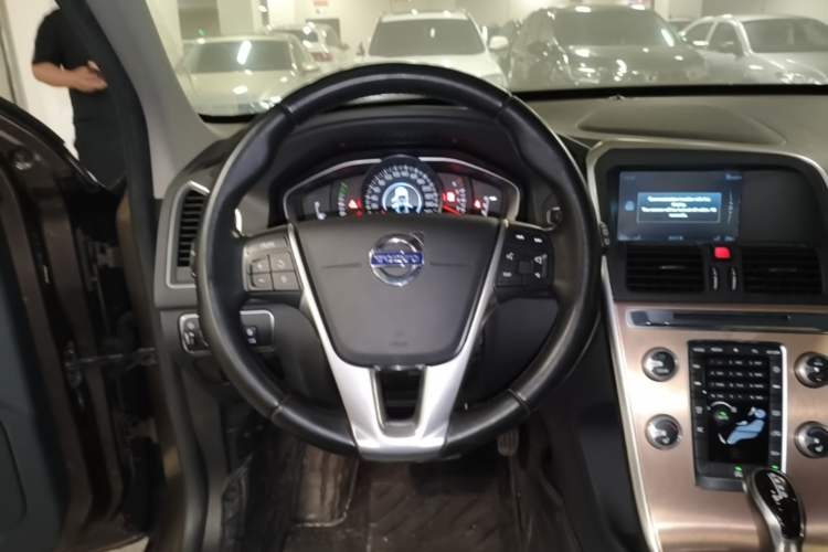 Used Volvo XC60 2015 T5 Smart Upgrade Model Steering Wheel