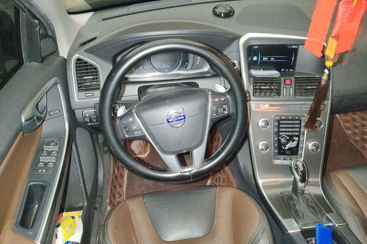 Used Volvo XC60 2015 T5 AWD Smart Drive Edition Steering Wheel