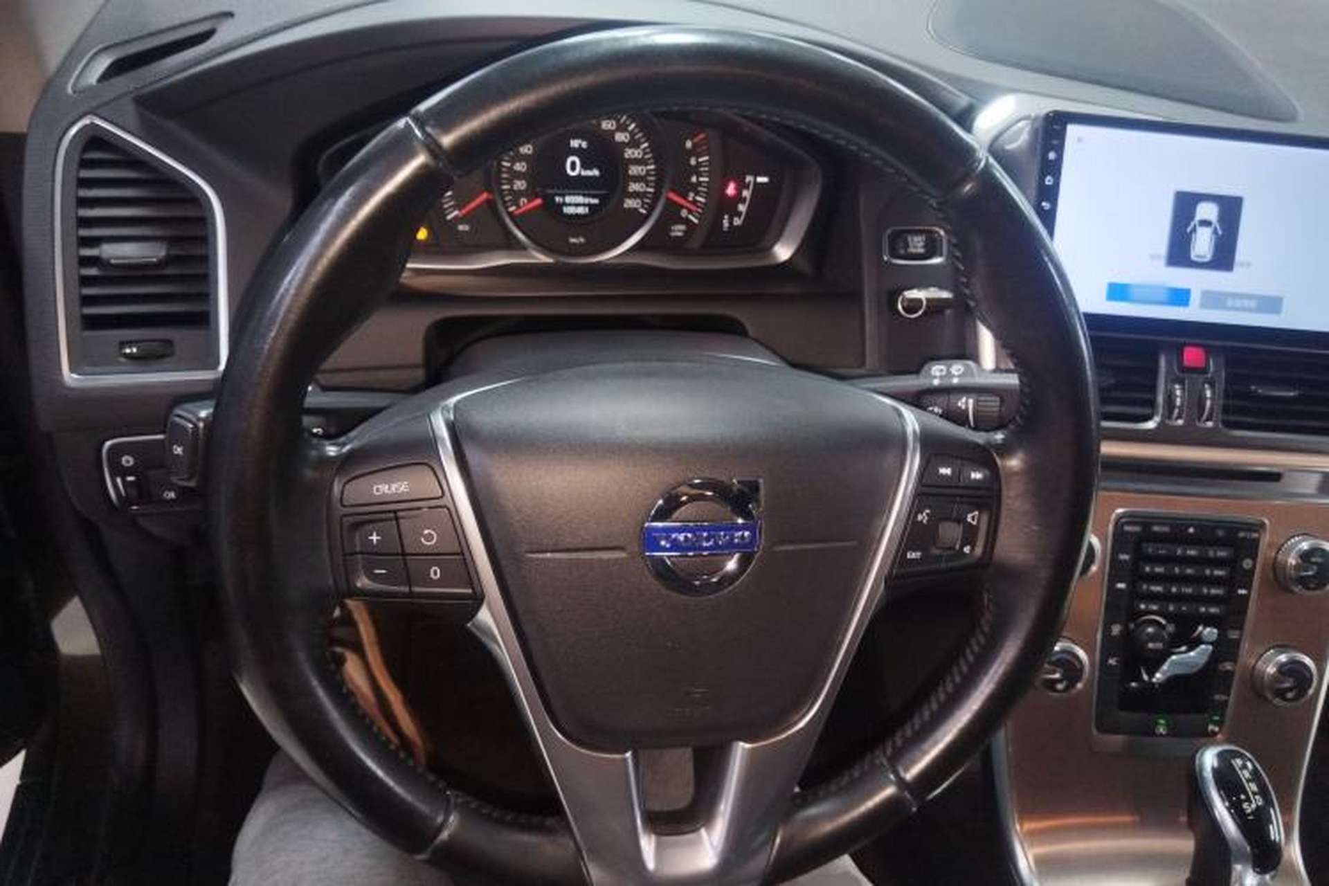 Used Volvo XC60 2015 T5 Smart Upgrade Model Steering Wheel