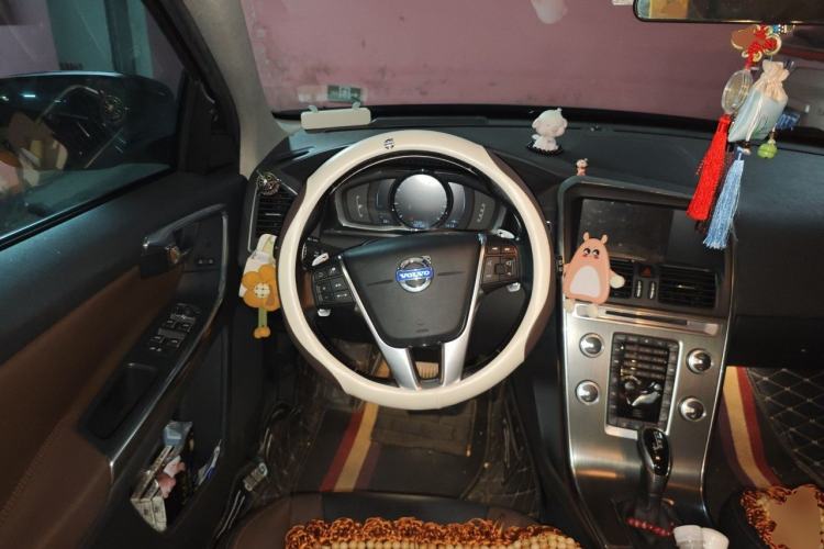 Used Volvo XC60 2015 T5 AWD Smart Drive Edition Steering Wheel