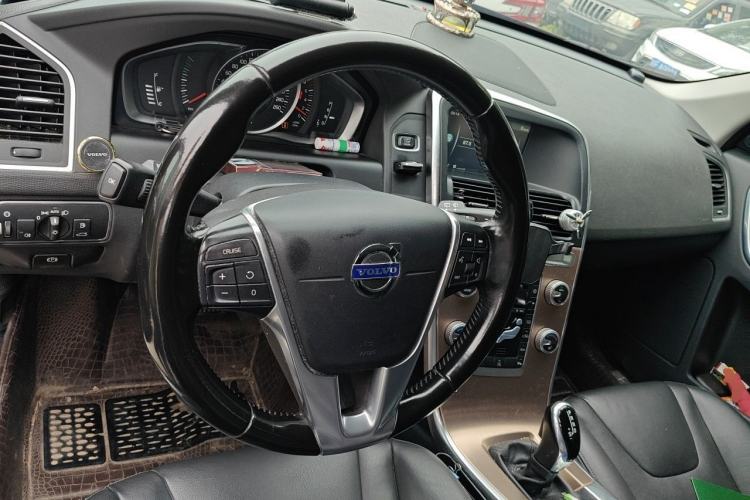 Used Volvo XC60 2015 T5 Smart Upgrade Model Steering Wheel