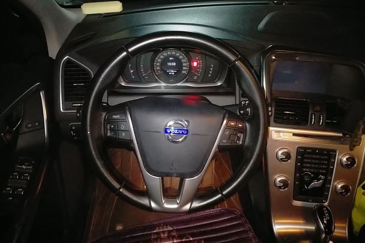 Used Volvo XC60 2015 T5 Smart Upgrade Model Steering Wheel