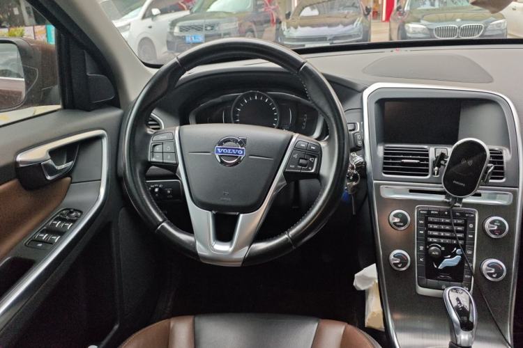 Used Volvo XC60 2015 T5 Smart Upgrade Model Steering Wheel