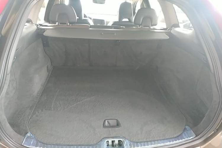 Used Volvo XC60 2015 T5 AWD Zhiyuan Edition Trunk