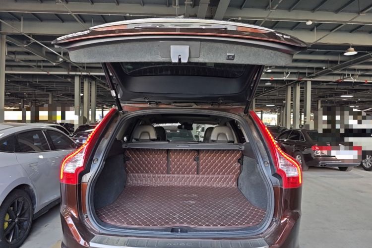 Used Volvo XC60 2015 T5 Smart Upgrade Model Trunk