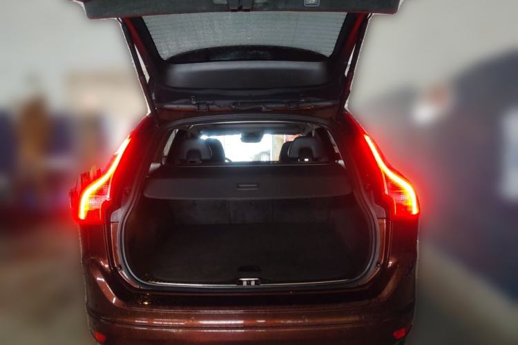 Used Volvo XC60 2015 T5 AWD Zhiyuan Edition Trunk
