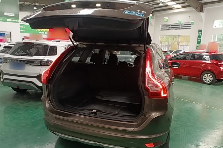 Used Volvo XC60 2015 T5 Smart Edition Trunk