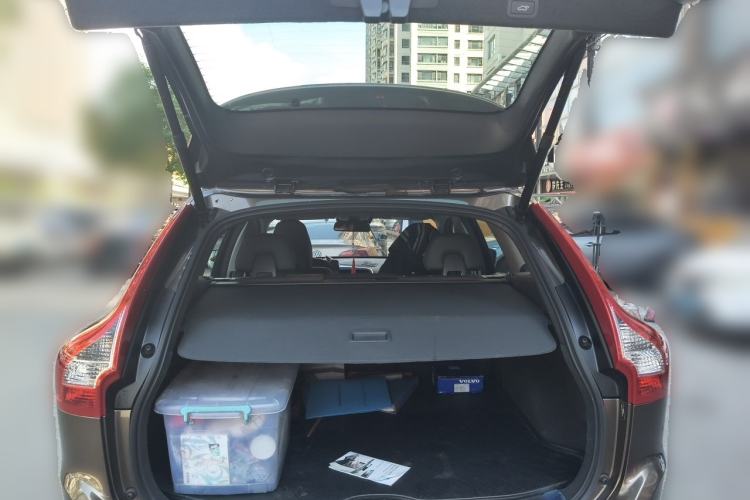 Used Volvo XC60 2015 T5 AWD Zhiyuan Edition Trunk