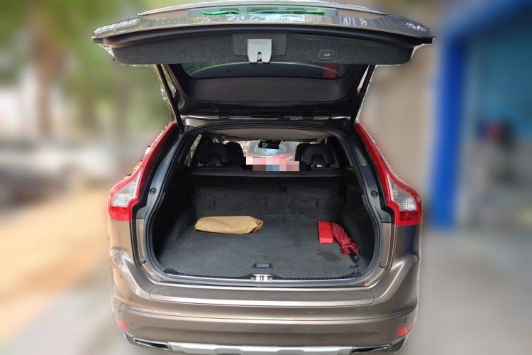 Used Volvo XC60 2015 T5 AWD Zhiyuan Edition Trunk