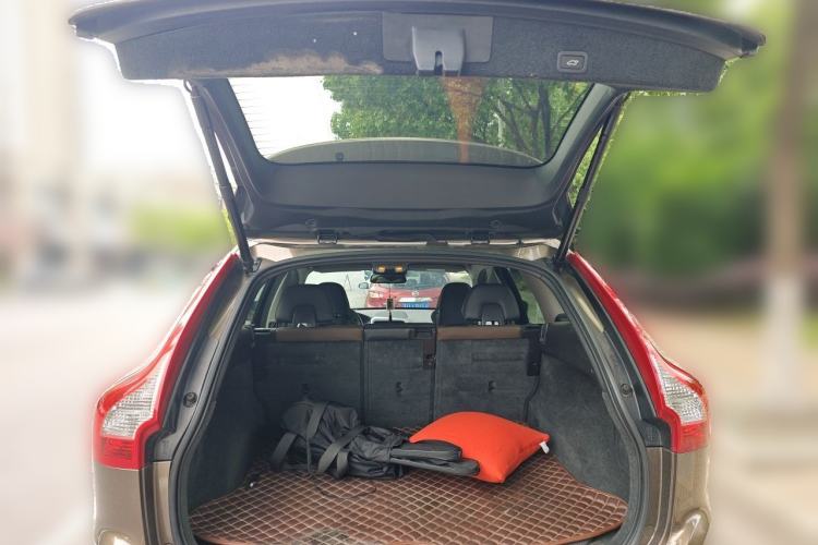 Used Volvo XC60 2015 T5 AWD Zhiyuan Edition Trunk