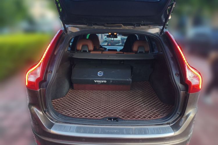 Used Volvo XC60 2015 T5 Smart Edition Trunk
