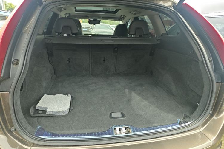 Used Volvo XC60 2015 T5 Zhiya Edition Trunk