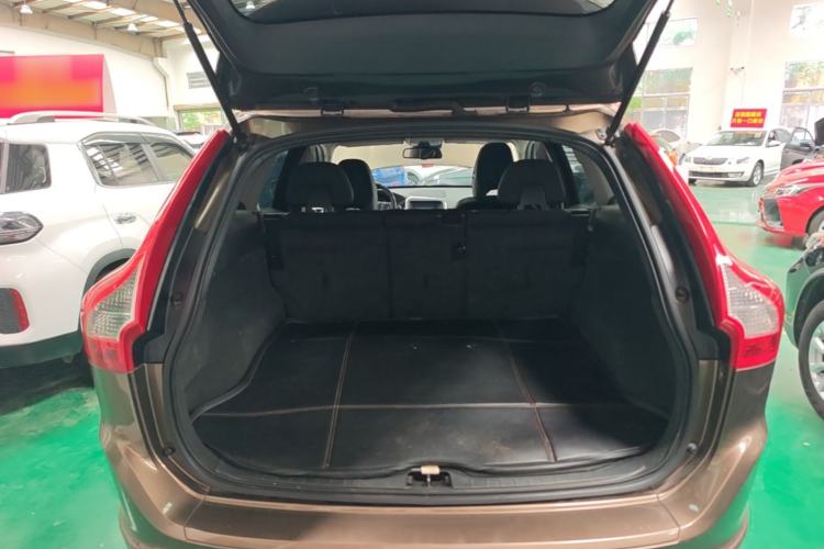 Used Volvo XC60 2015 T5 Smart Edition Trunk
