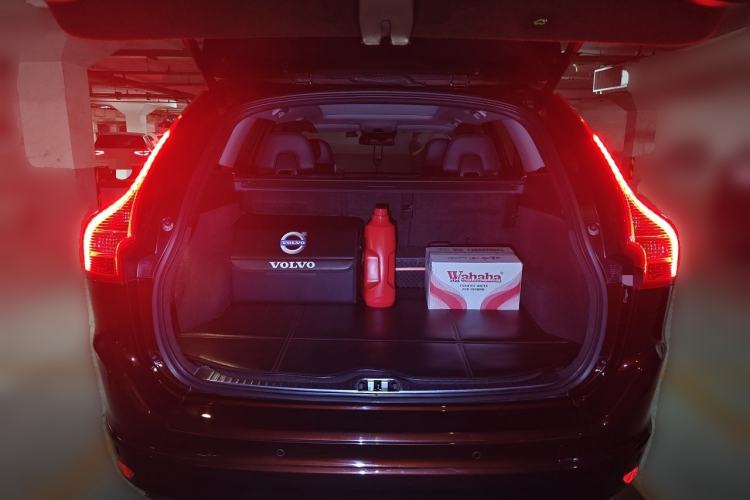 Used Volvo XC60 2015 T5 AWD Zhiyuan Edition Trunk