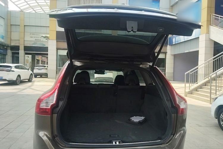 Used Volvo XC60 2015 T5 AWD Zhiyuan Edition Trunk