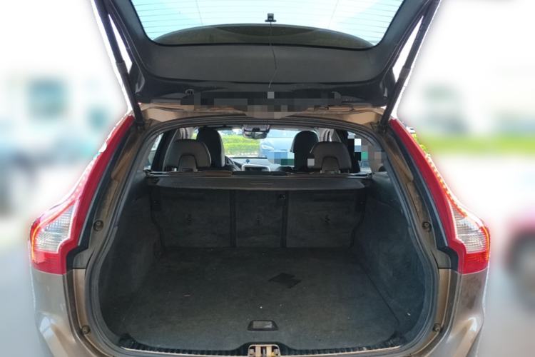 Used Volvo XC60 2015 T5 AWD Smart Drive Edition Trunk