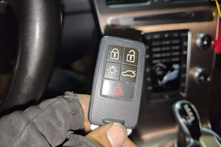 Used Volvo XC60 2015 T5 Smart Upgrade Model Vehicle Key