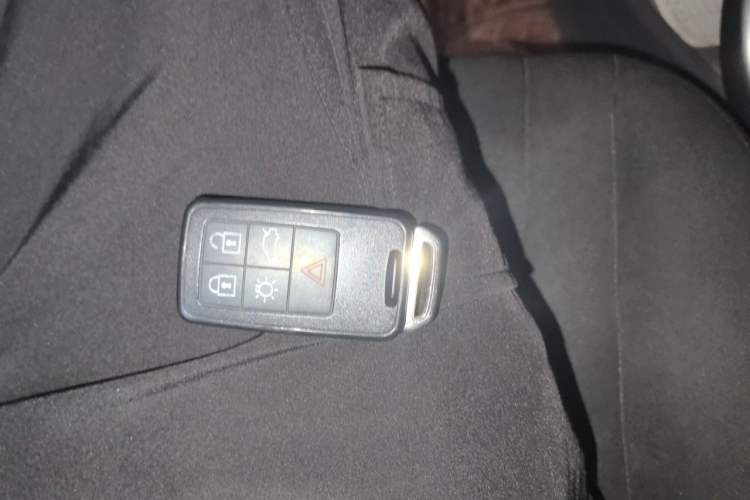 Used Volvo XC60 2015 T5 Smart Edition Vehicle Key