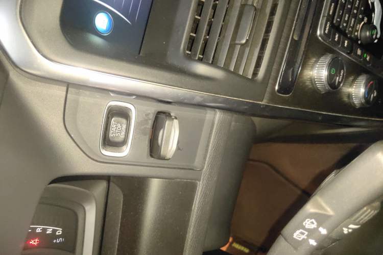 Used Volvo XC60 2015 T5 Zhiyi Edition Vehicle Key