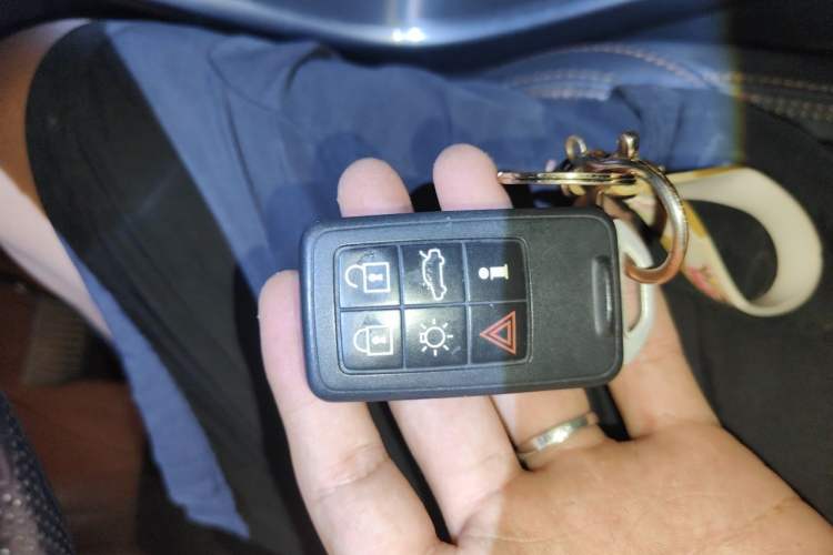 Used Volvo XC60 2015 T6 Zhiyi Edition Vehicle Key