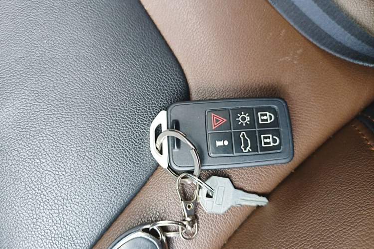 Used Volvo XC60 2015 T5 Smart Upgrade Model Vehicle Key