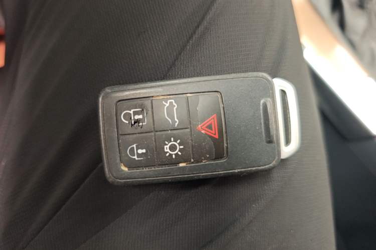 Used Volvo XC60 2015 T5 Smart Edition Vehicle Key