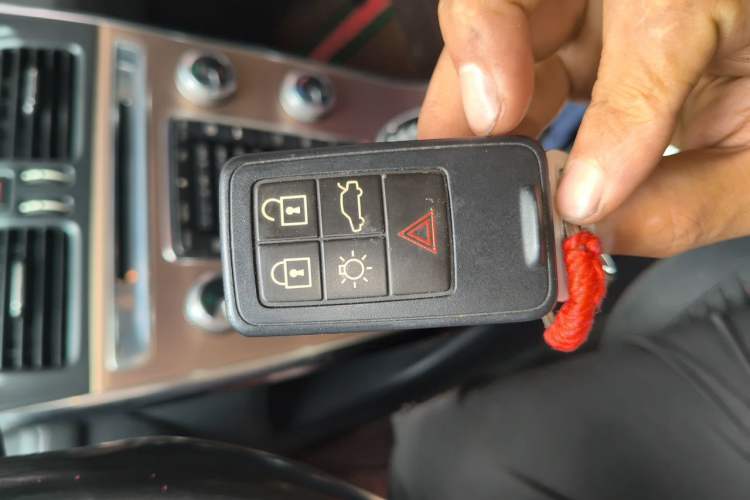 Used Volvo XC60 2015 T5 Smart Upgrade Model Vehicle Key