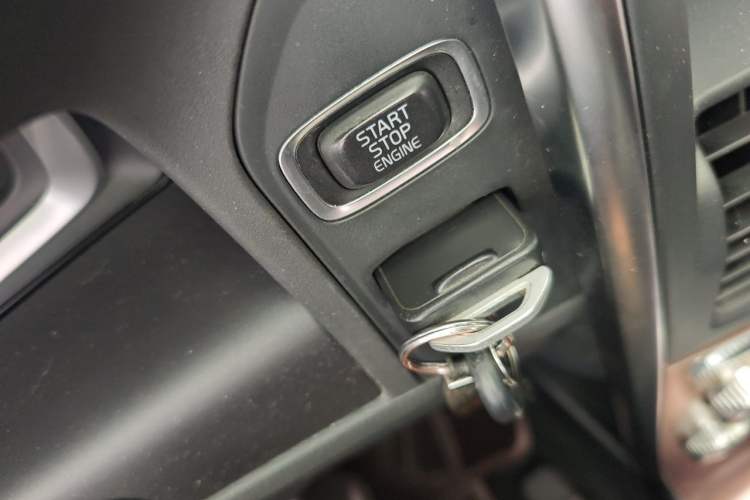 Used Volvo XC60 2015 T5 Smart Upgrade Model Vehicle Key