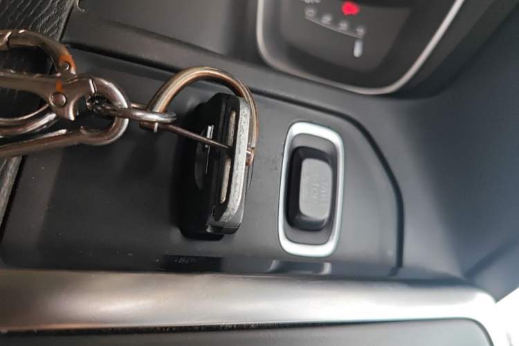 Used Volvo XC60 2015 T5 Smart Upgrade Model Vehicle Key