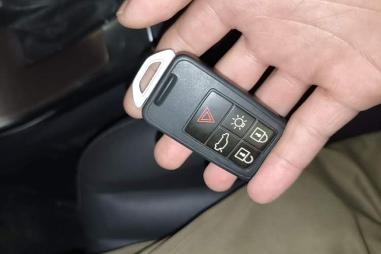 Used Volvo XC60 2015 T5 Smart Upgrade Model Vehicle Key