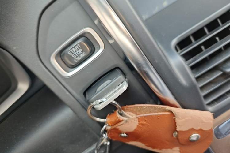 Used Volvo XC60 2015 T5 Smart Upgrade Model Vehicle Key