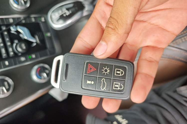 Used Volvo XC60 2015 T5 Smart Upgrade Model Vehicle Key