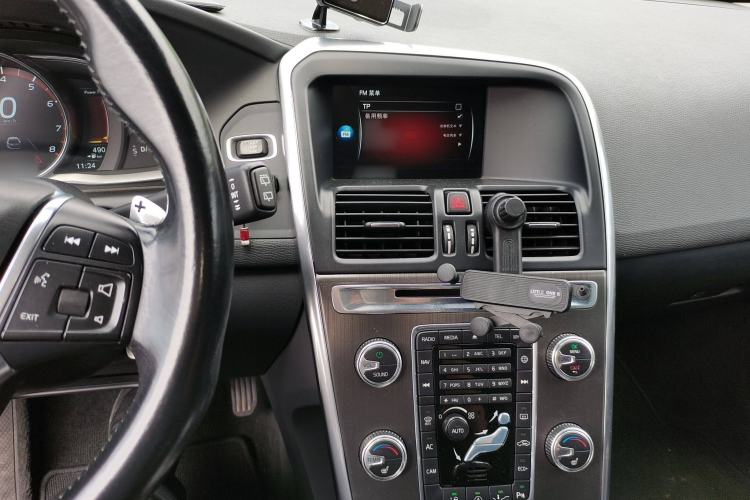 Used Volvo XC60 2015 T5 Zhiya Edition Audio And AC Panel