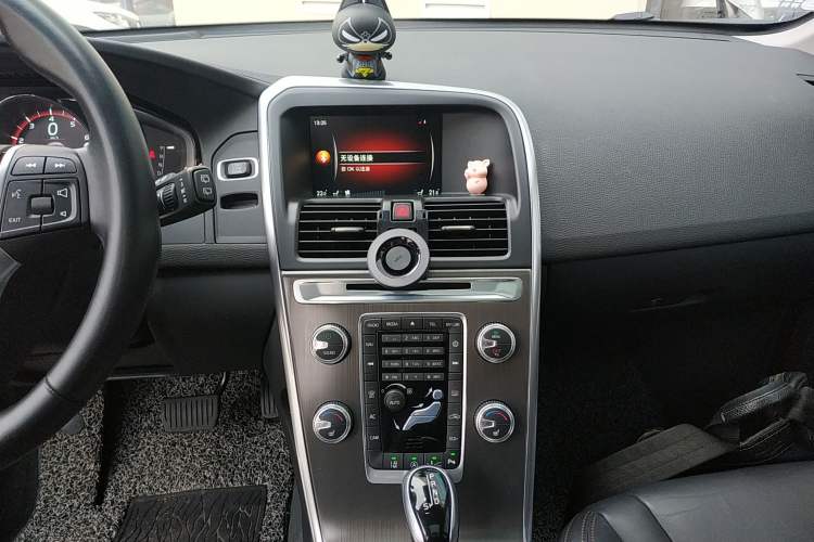 Used Volvo XC60 2015 T5 Zhiya Edition Audio And AC Panel
